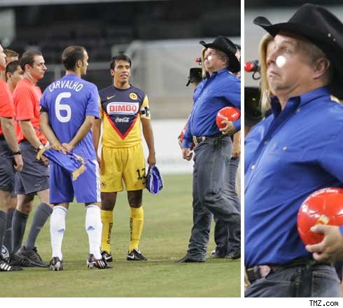 Garth Brooks Takes Coin Toss to the Face
