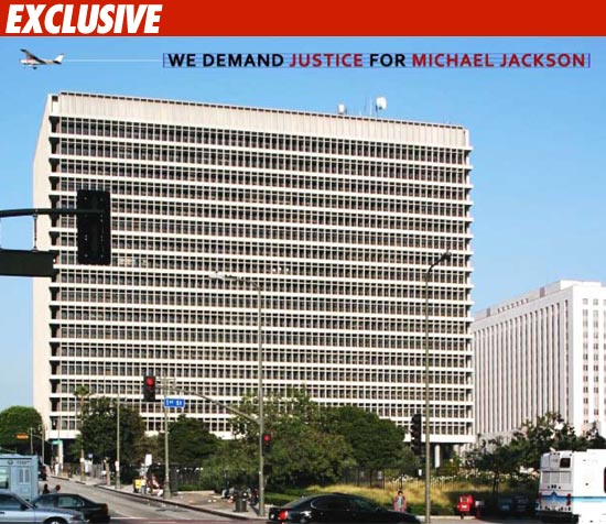 MJ Fans Launch Aerial Attack on Doc Murray
