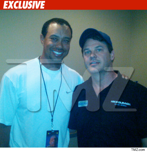 Tiger Woods Backstage -- Say Cheeeeese