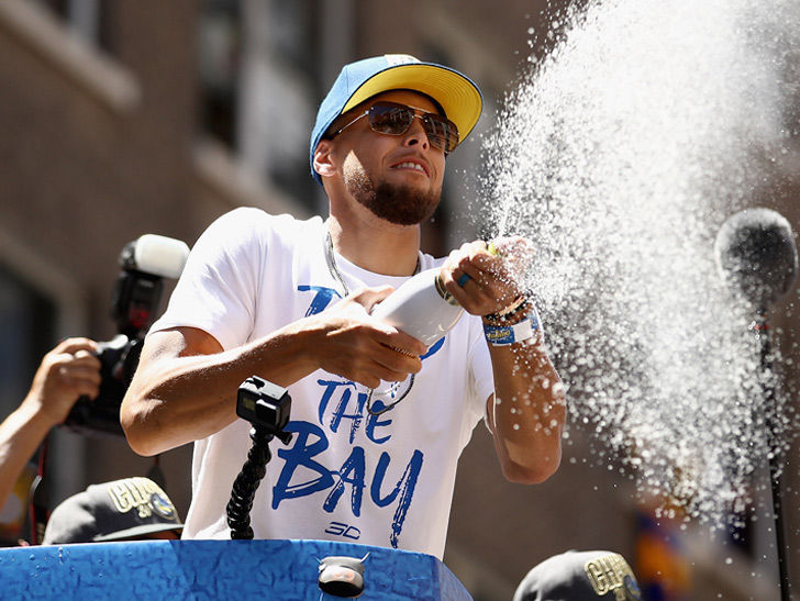 Golden State Warriors Had $500k of Booze on Championship Parade Buses