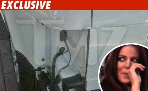 Valet Smacks Khloe Kardashian's Rear End