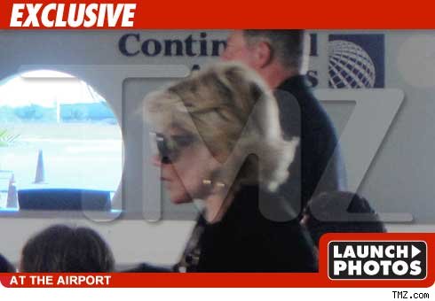 Joan Rivers 'Held Hostage' in Costa Rica