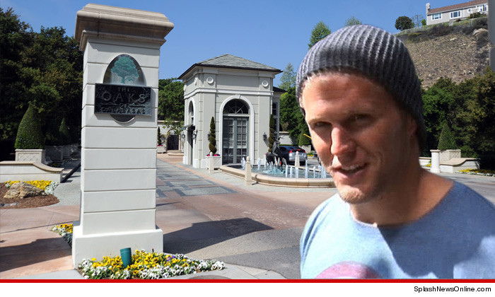 NFL Star Clay Matthews -- I'm Moving Into Justin Bieber's ...