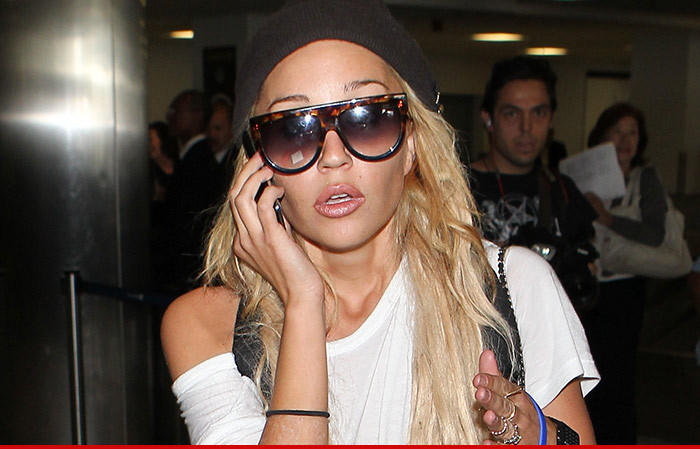 Amanda Bynes -- Back to Mels Drive-In ... Late for Court Amanda Bynes -- Back to Mels Drive-In ... Late for Court