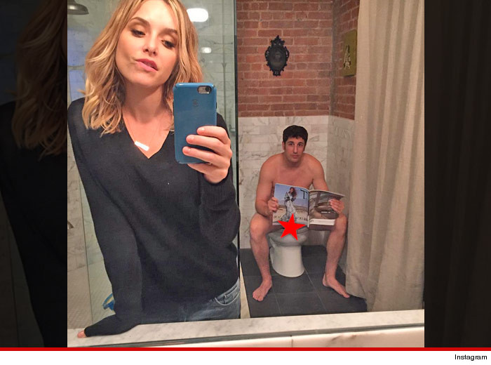 1012-jason-biggs-on-toilet-instagram-4.j