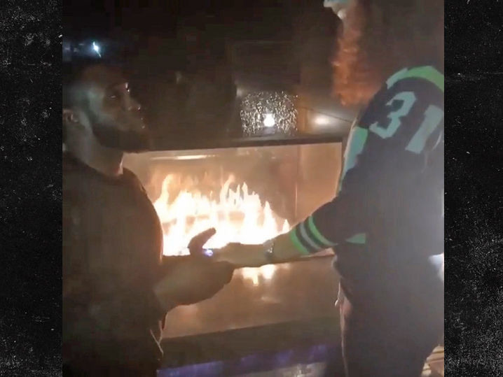 Seahawks Kam Chancellor PROPOSES TO GF Seahawks Kam Chancellor PROPOSES TO GF