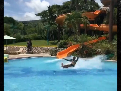pics-of-teen-asses-at-waterpark-asian