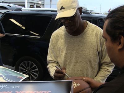 Samuel L. Jackson Tells Autograph Seekers, 'I Ain't Signing Every F***ing Thing!' 