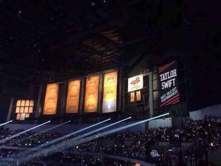 Paula Abdul: Lakers Retired My Uniform Too, But There's a Huge Problem