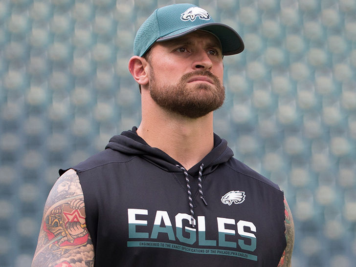 eagles-star-chris-long-donating-2017-nfl-salary-to-youth-education