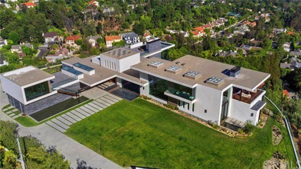 DJ Zedd's New Benedict Canyon Mansion Photo 1