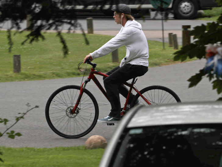 Brad Pitt Riding His Bike After Angelina Jolie Custody Battle