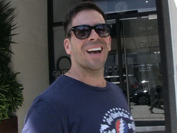 Eli roth single