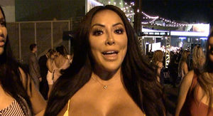 Kiara Mia Says Jimmy Garoppolo is 'Sexy as F***'