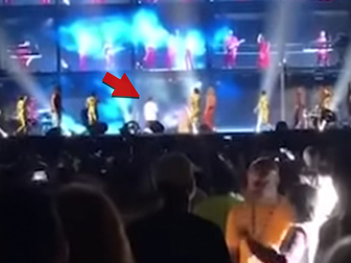 Fan Rushes Stage At Beyonce, Jay-Z Concert in Atlanta