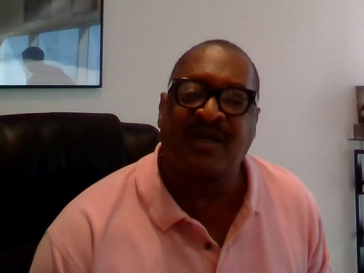 Mathew Knowles Surprises Beyonce and Tina After On the Run II Tour Concert