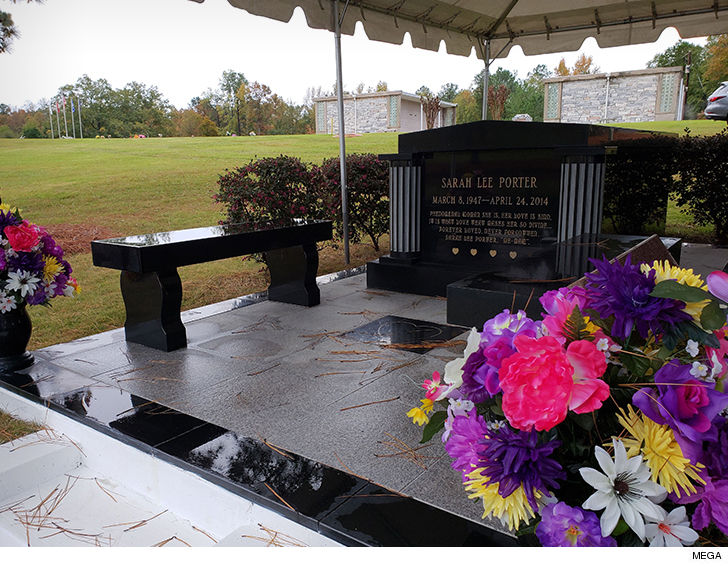 Kim Porter's Golden Casket Seen as Diddy and Other Mourners Arrive for ...