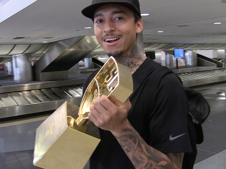 Nyjah Huston's Skateboarding Trophy so Big, TSA Checked it For Drugs!