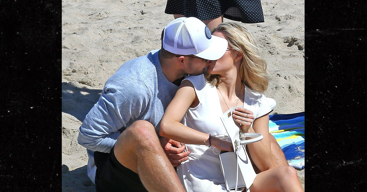 Colton Underwood and Cassie Randolph Hit the Beach After ...