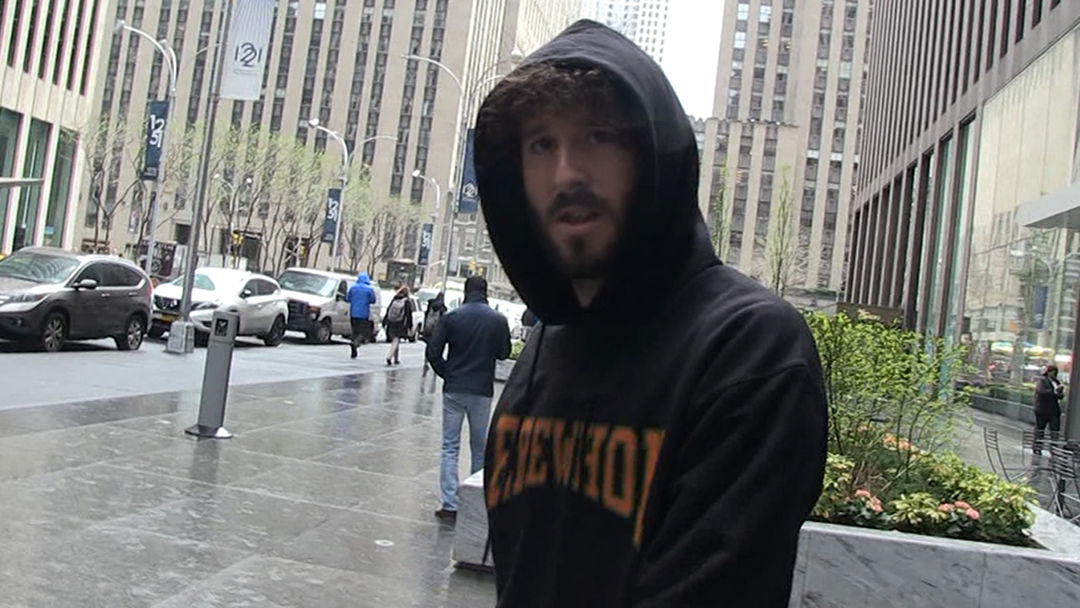 Lil Dicky Explains Why Kanye West Didn T Play Himself In Earth - lil dicky explains why kanye west didn t play himself in earth music vid