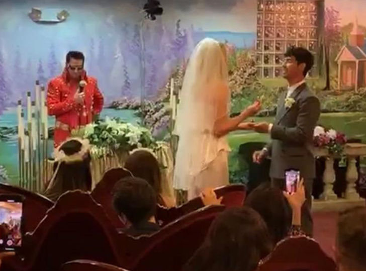 Joe Jonas and Sophie Turner Get Married at Las Vegas Chapel